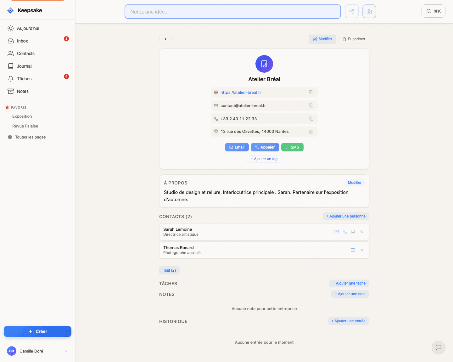 Une fiche entreprise Keepsake avec ses contacts rattachés et leurs rôles